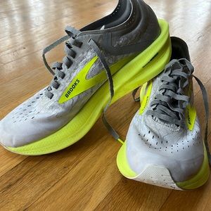 Brooks Hyperion Elite running shoes